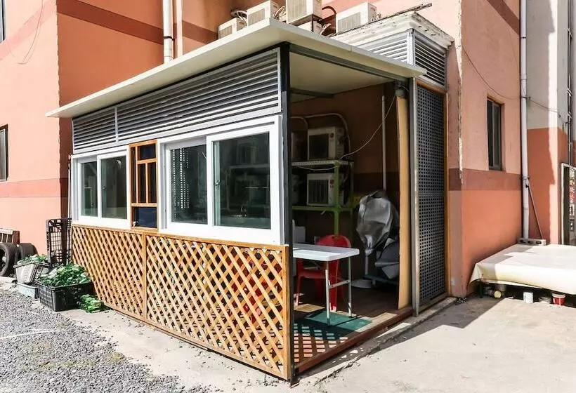 Boryeong Hayan Motel