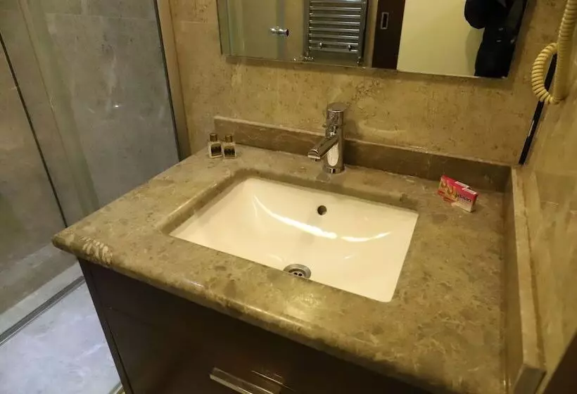 Hi̇ti̇t Otel