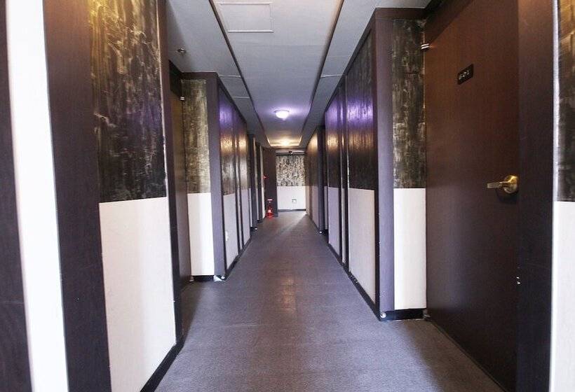 בית מלון כפרי Andong Rose