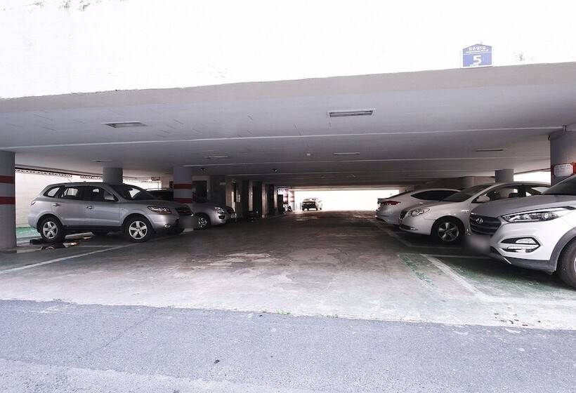 בית מלון כפרי Andong Rose