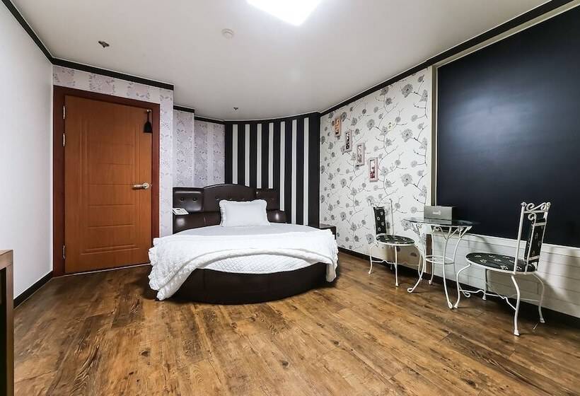 בית מלון כפרי Andong Rose