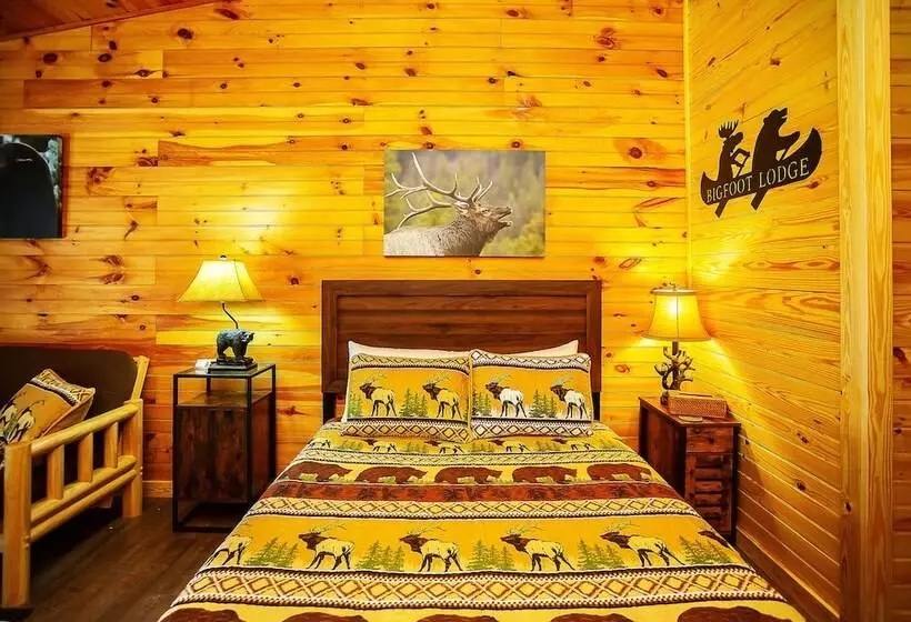 Hotelli Bigfoot Lodge Room Three