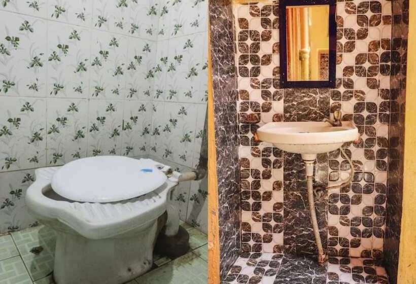 Hotel Goroomgo Laxmi Bhawan Dharamshala Mathura