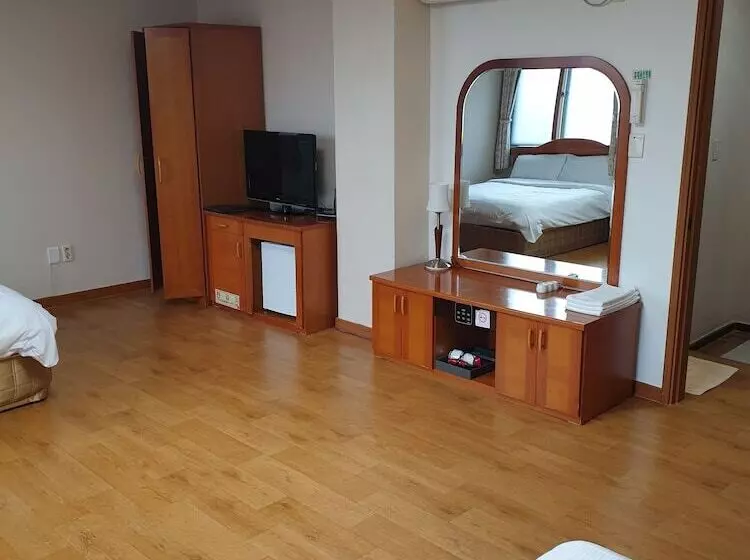 ホテル Munkyung Tourist