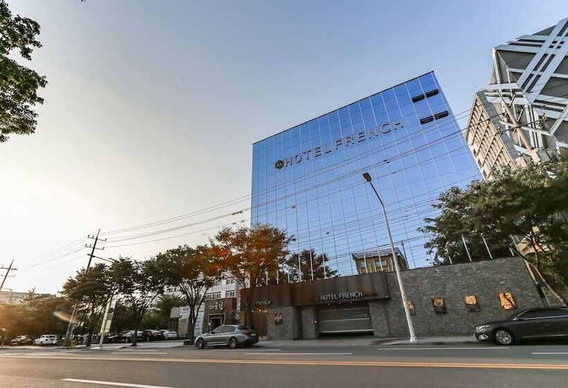 فندق على الطريق Daegu Seongseo French