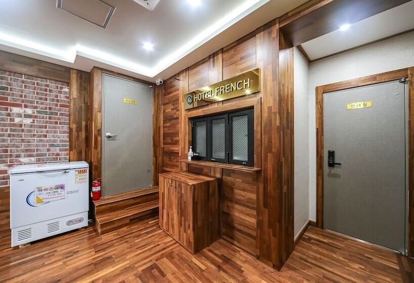 فندق على الطريق Daegu Seongseo French