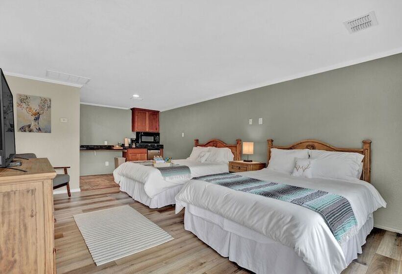 汽车旅馆 Maven S Inn & Grill