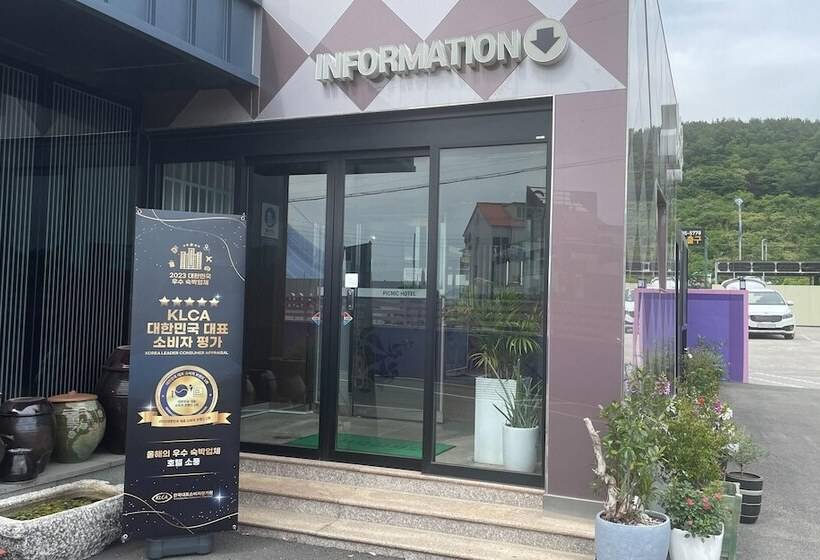 Motel Sacheon Hotel Picnic