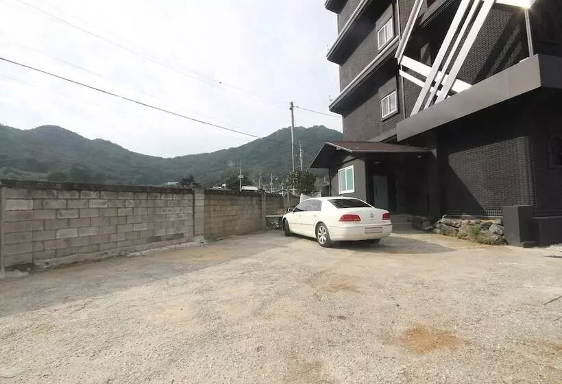 Motelli Sangju Max