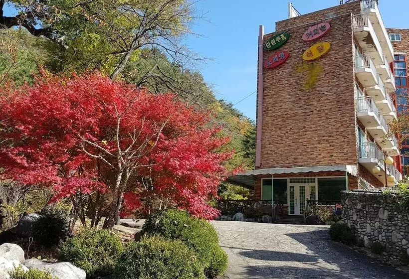 Motelli Yangyang Galcheon Family Resort
