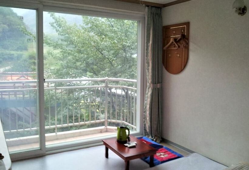 Мотель Yangyang Galcheon Family Resort