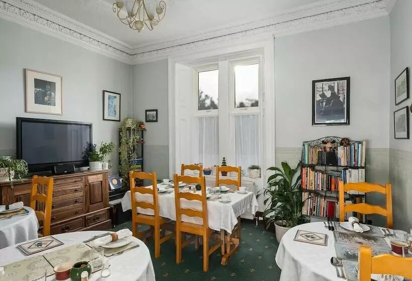 Majatalo Ashley House Guest House