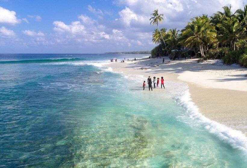 پانسیون Equator Inn