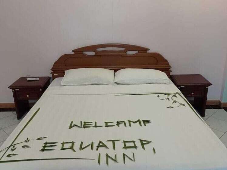 پانسیون Equator Inn