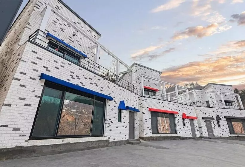 ペンション Gapyeong Ddel Poolvilla