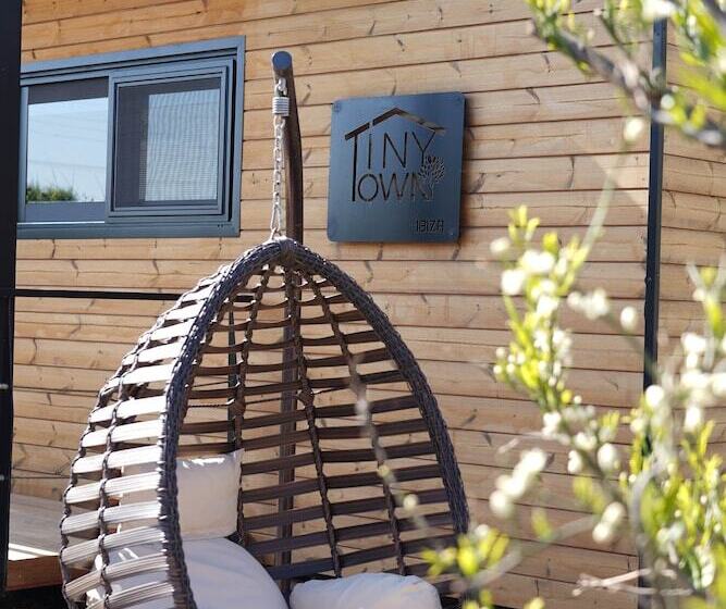 膳宿费 Tiny Town Kuyucak