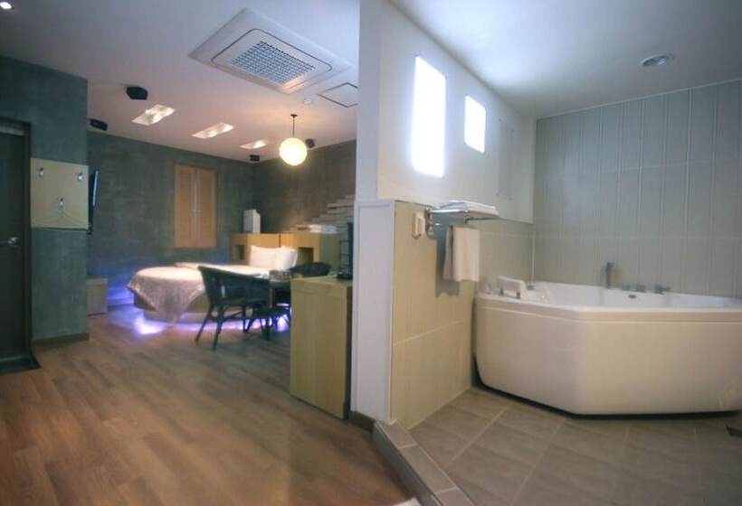 Wanju Cacao Self Checkin Motel