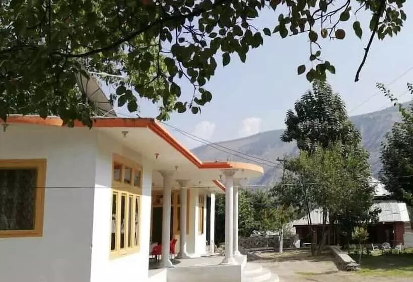 Benazir Hotel Kalash