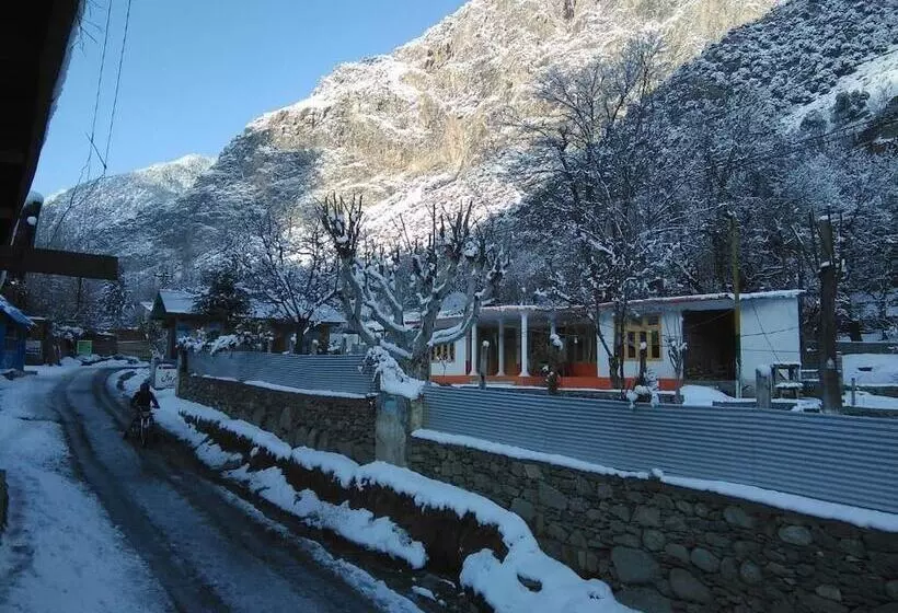 Benazir Hotel Kalash