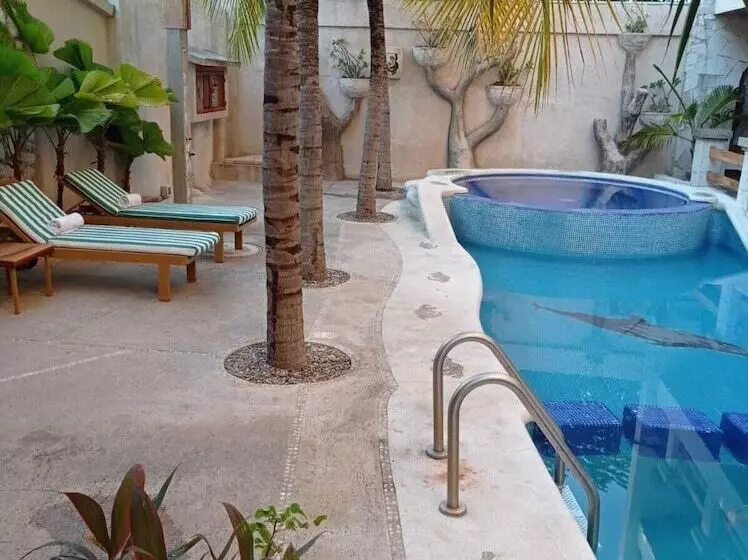 هتل Casa Del Lirio Diamante
