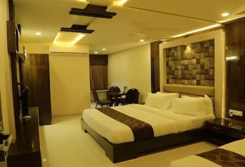 Hotelli Iroomz Pratap Residency