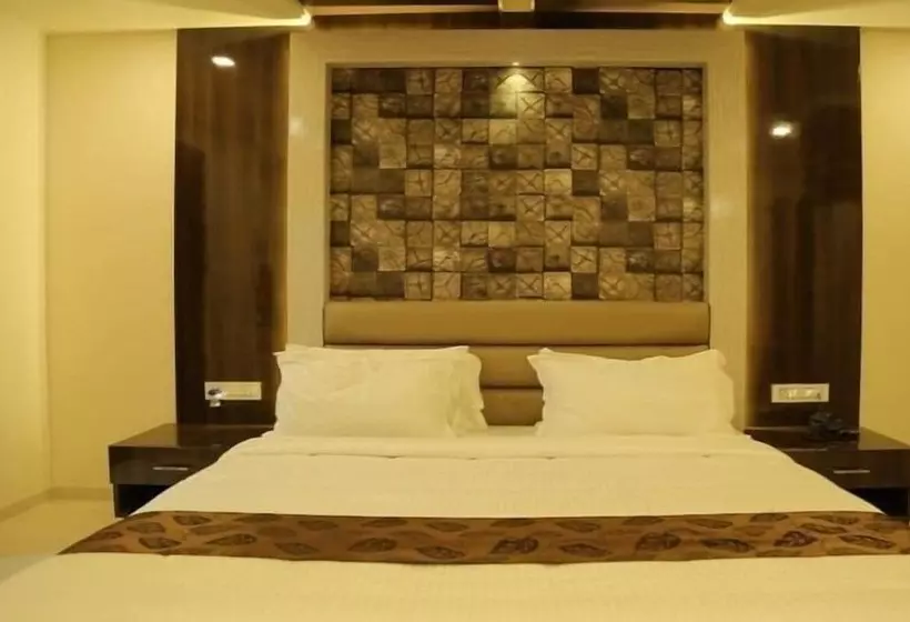 Hotelli Iroomz Pratap Residency