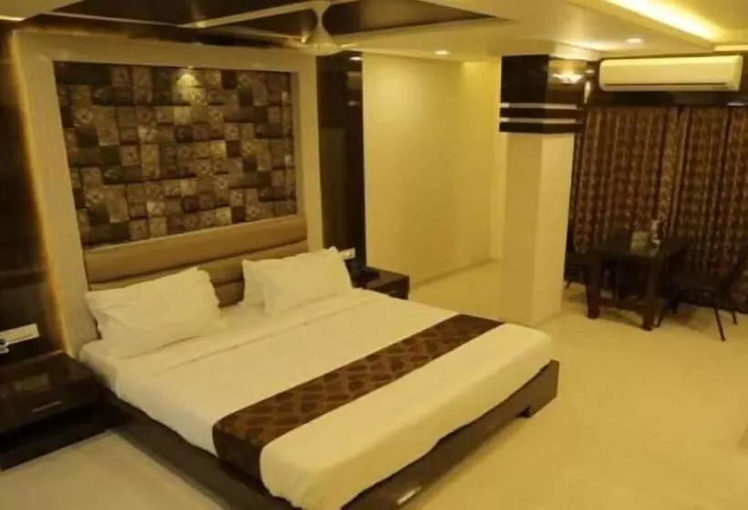 Hotelli Iroomz Pratap Residency