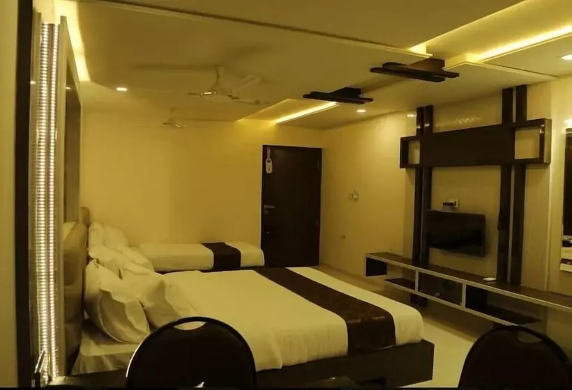 Hotelli Iroomz Pratap Residency