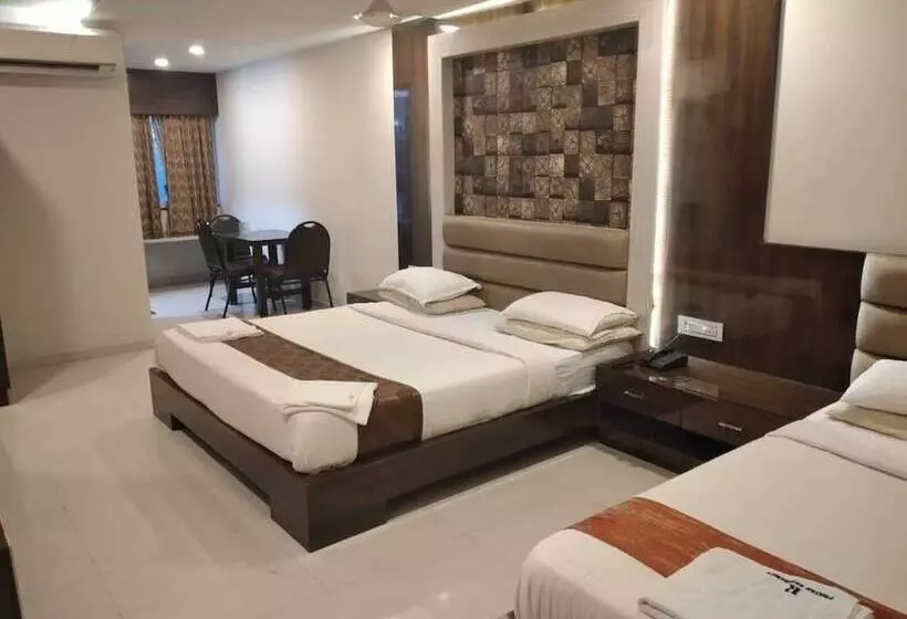 Hotelli Iroomz Pratap Residency