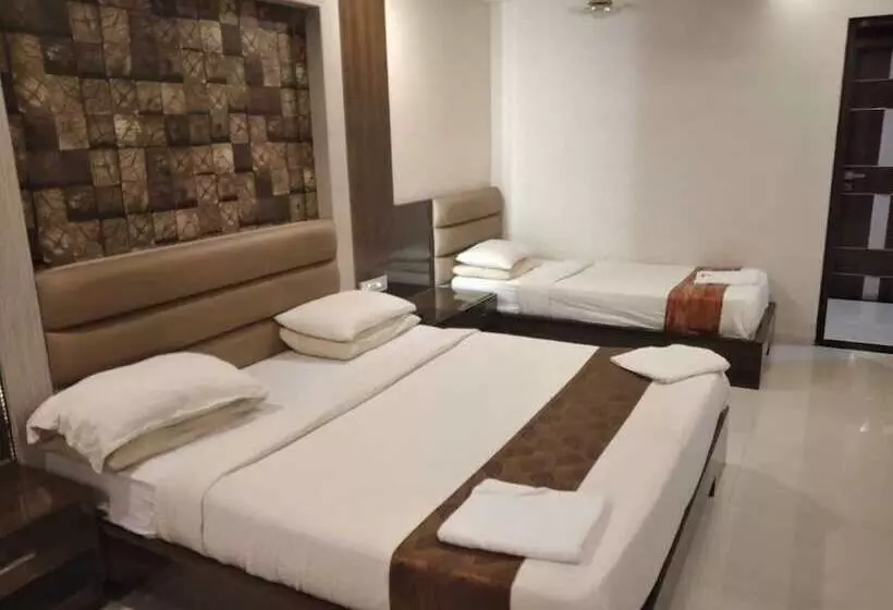 Hotelli Iroomz Pratap Residency