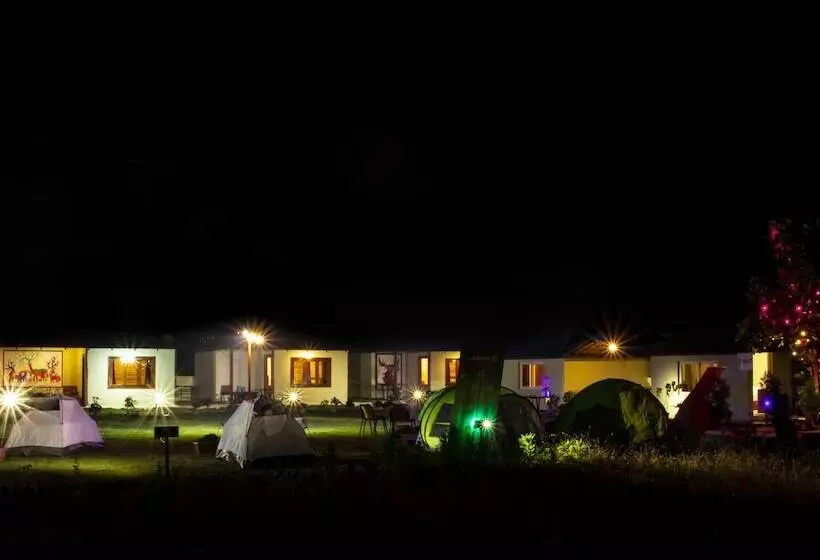 ホテル Moustache Panarpani Retreat Pachmarhi