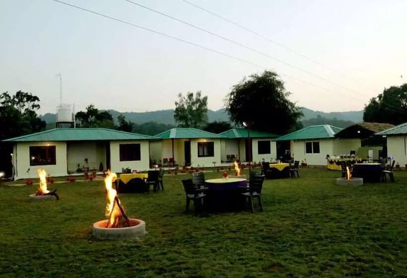 ホテル Moustache Panarpani Retreat Pachmarhi