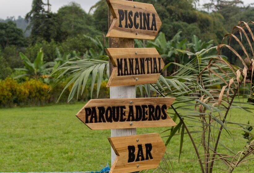 Hotel Puerto Quito Lodge