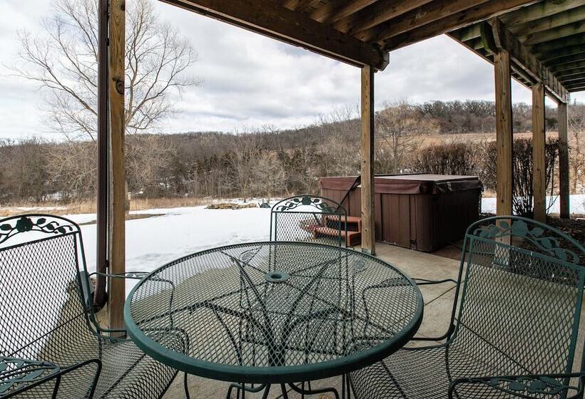 Lorelei Cabins Aster