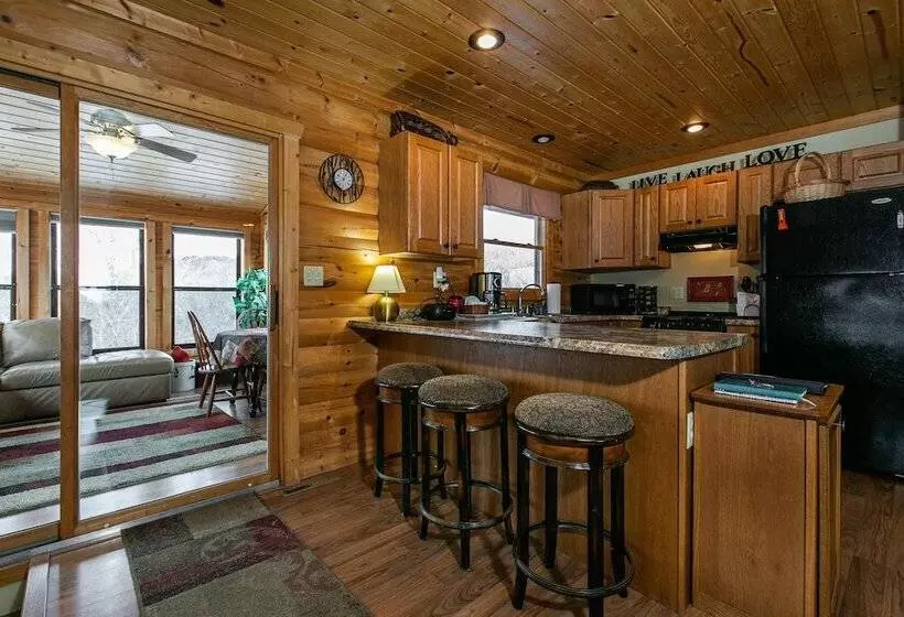 Lorelei Cabins Aster