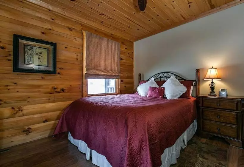 Lorelei Cabins Aster