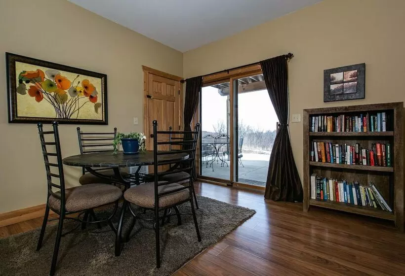 Lorelei Cabins Aster