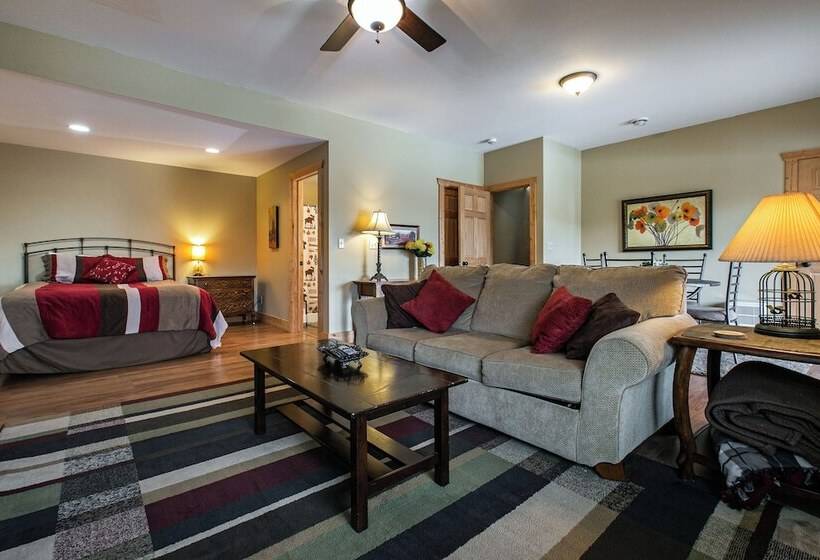 Lorelei Cabins Aster