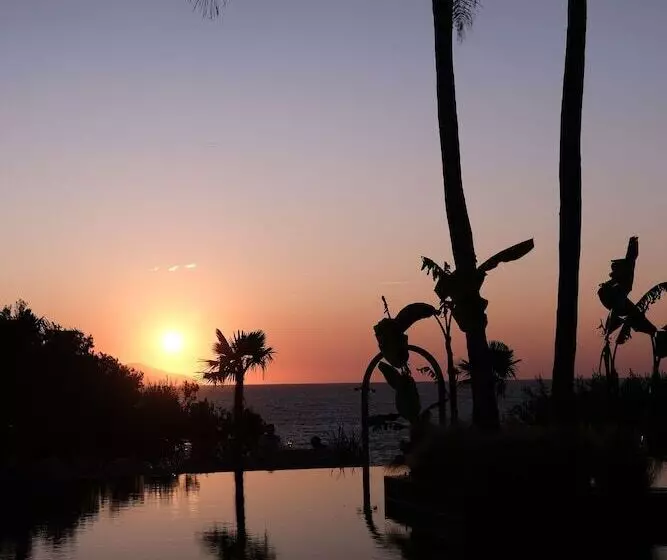 Maritim Marina Bay Luxury Resort