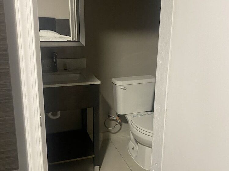 Motel 6 Williamstown