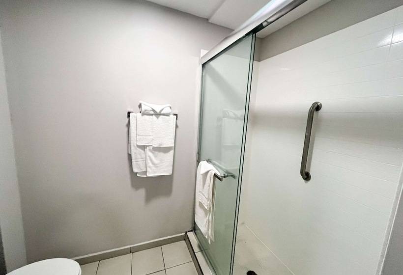 Motel 6 Williamstown