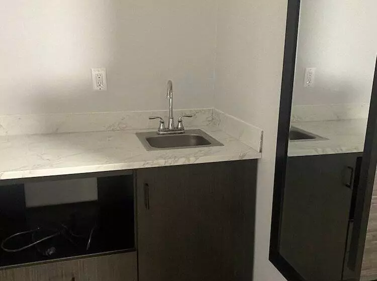 Motel 6 Williamstown