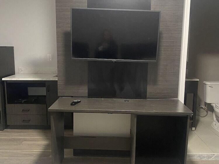 Motel 6 Williamstown