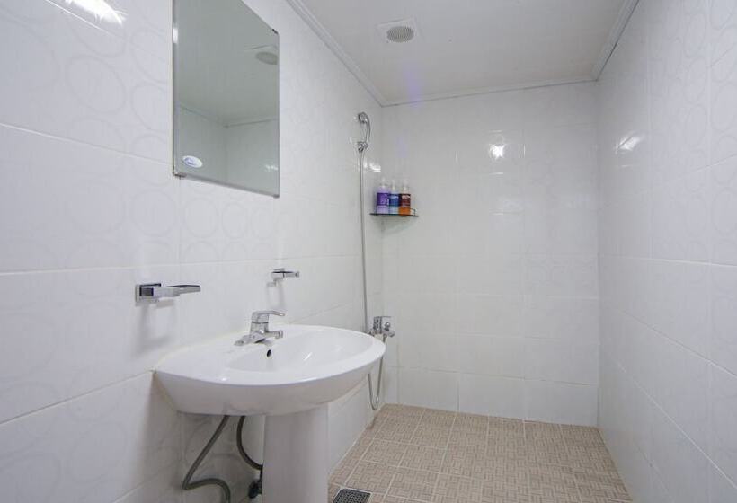 فندق على الطريق Tongyeong Dongyang