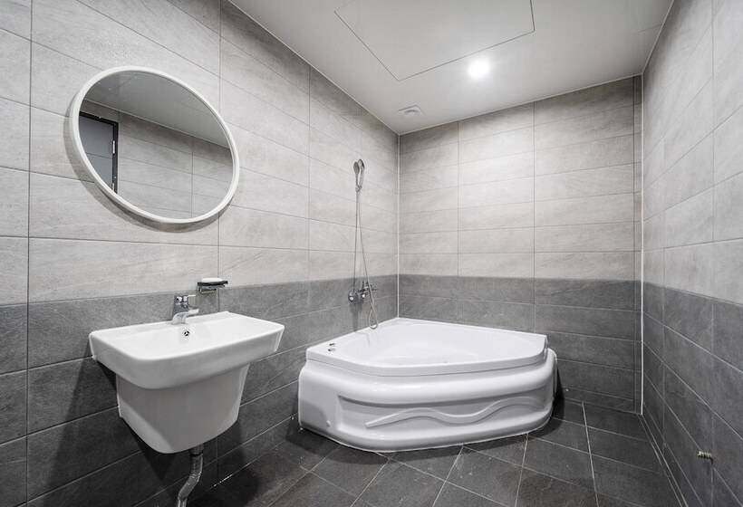 Motel Uiryeong Crystal