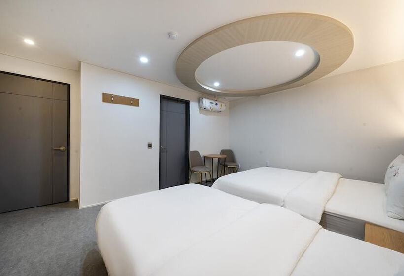 Motel Uiryeong Crystal
