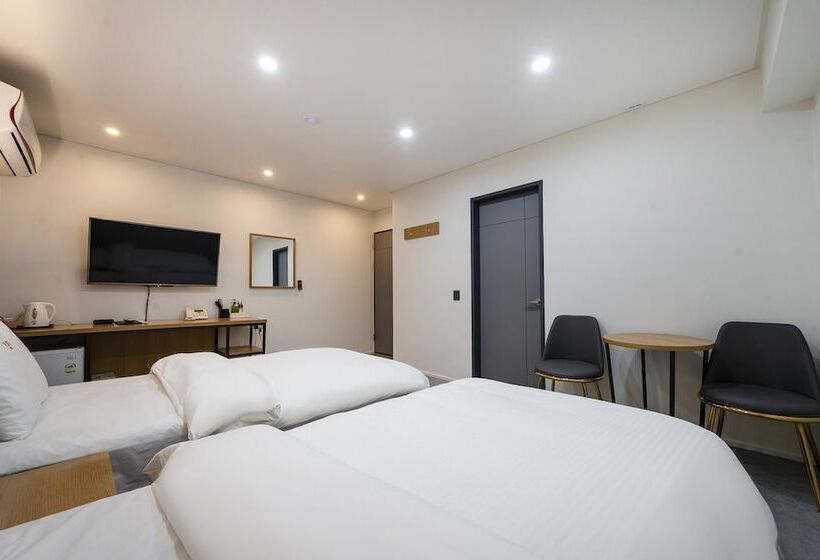 Motel Uiryeong Crystal