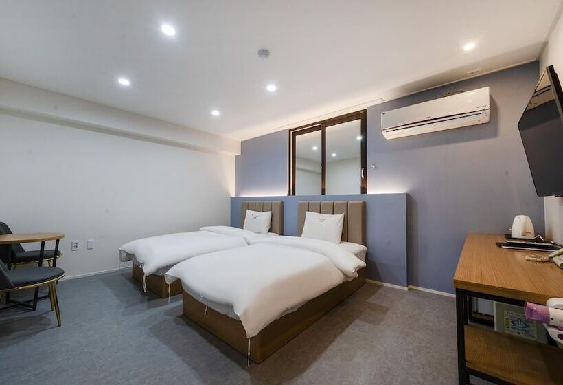 Motel Uiryeong Crystal