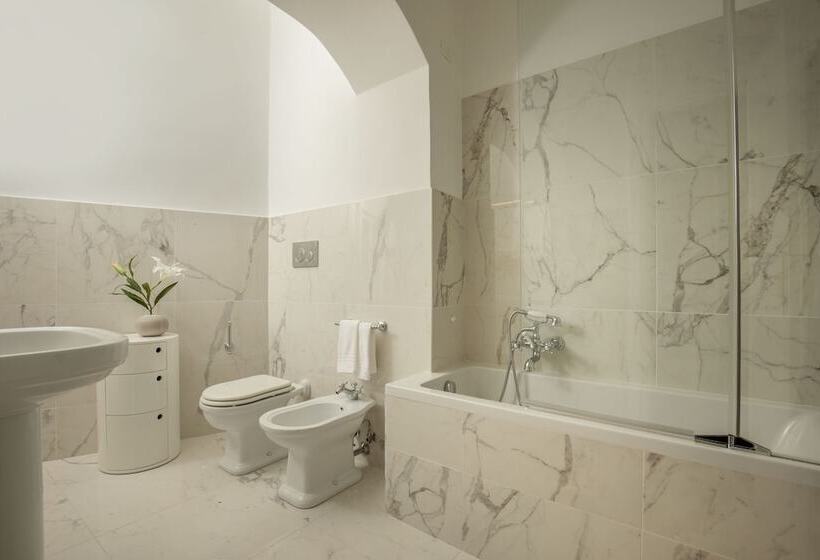 پانسیون Belsiana House