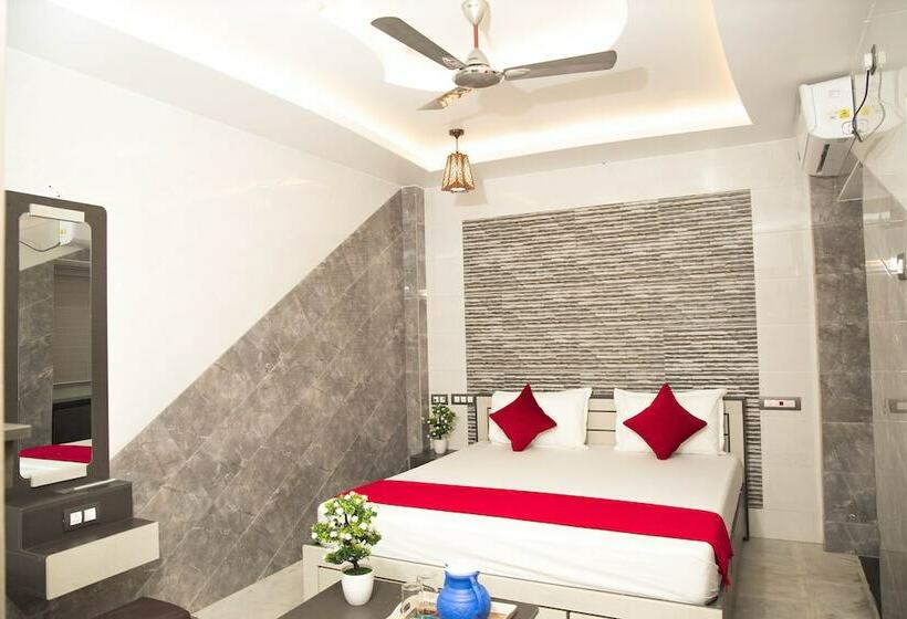 פנסיון Ganesh Palace